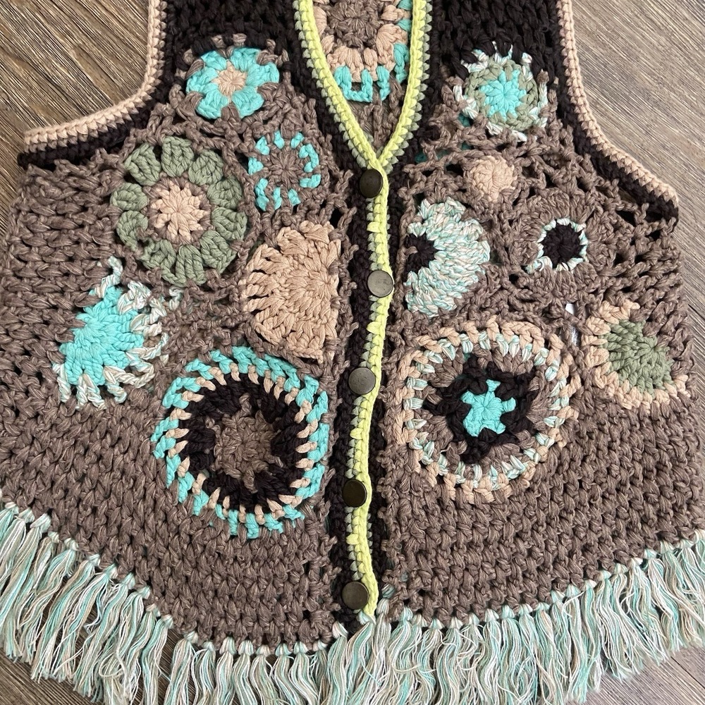 Free People Desert Crochet Vest Brown Floral Pattern Fringe Trim Festival XS - Picture 5 of 7